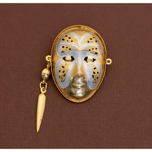 Vintage Golden Hockey Mask Elegant Brooch - U20 - Picture 1 of 2
